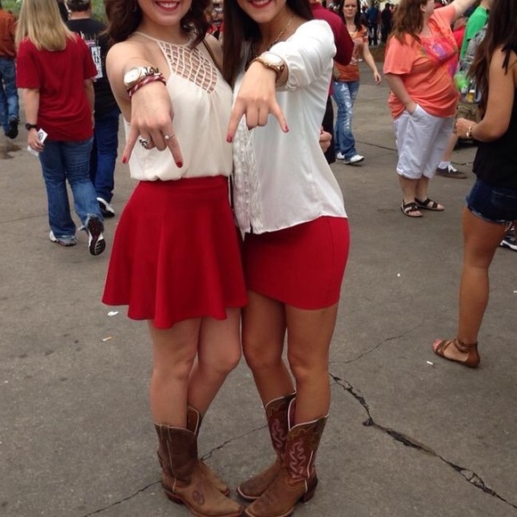 Red bodycon skirt - Picture 3 of 3